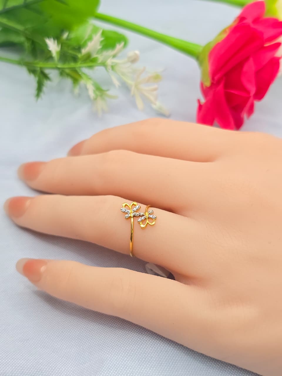 DIAMOND RING