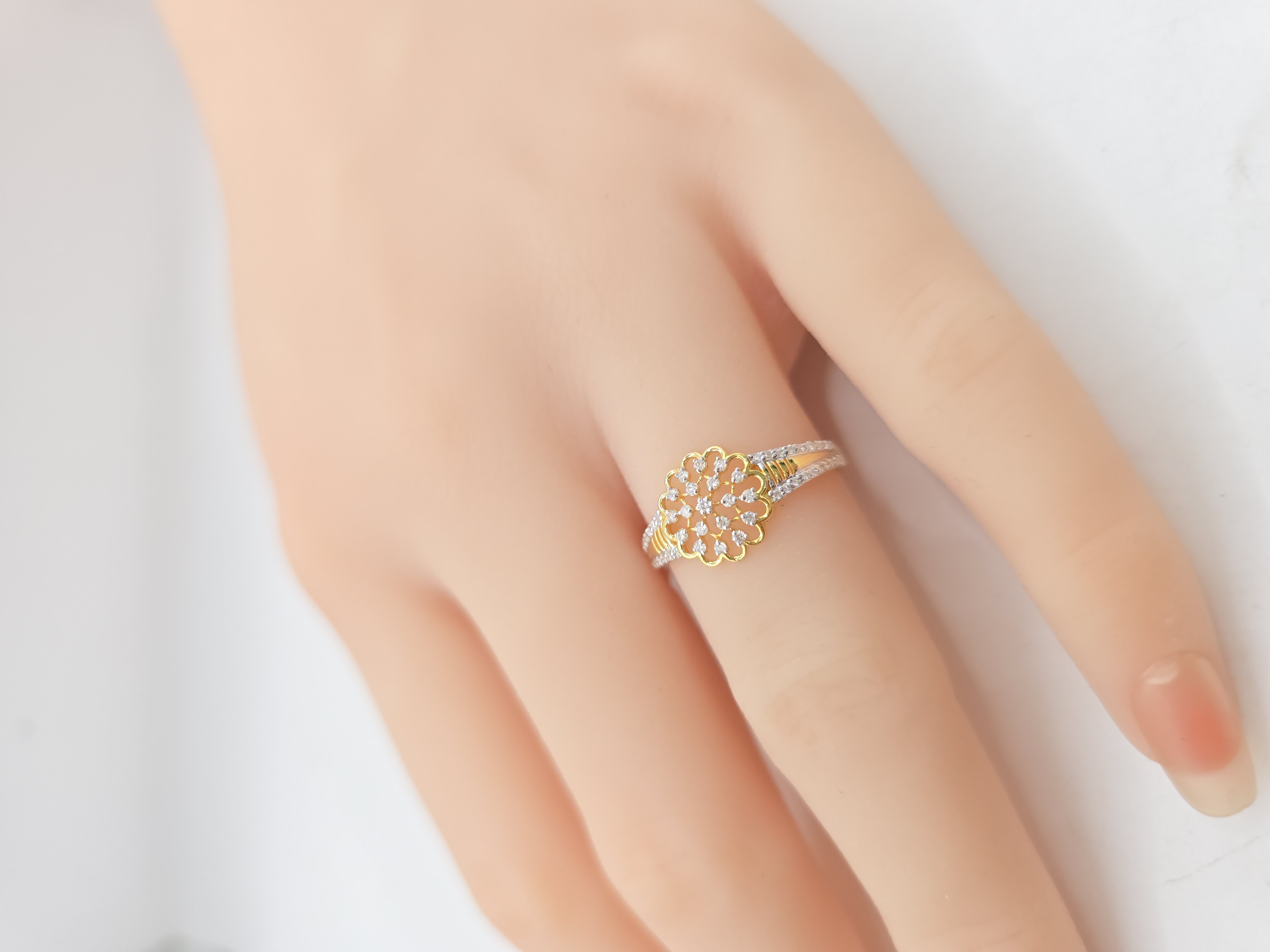 DIAMOND RING