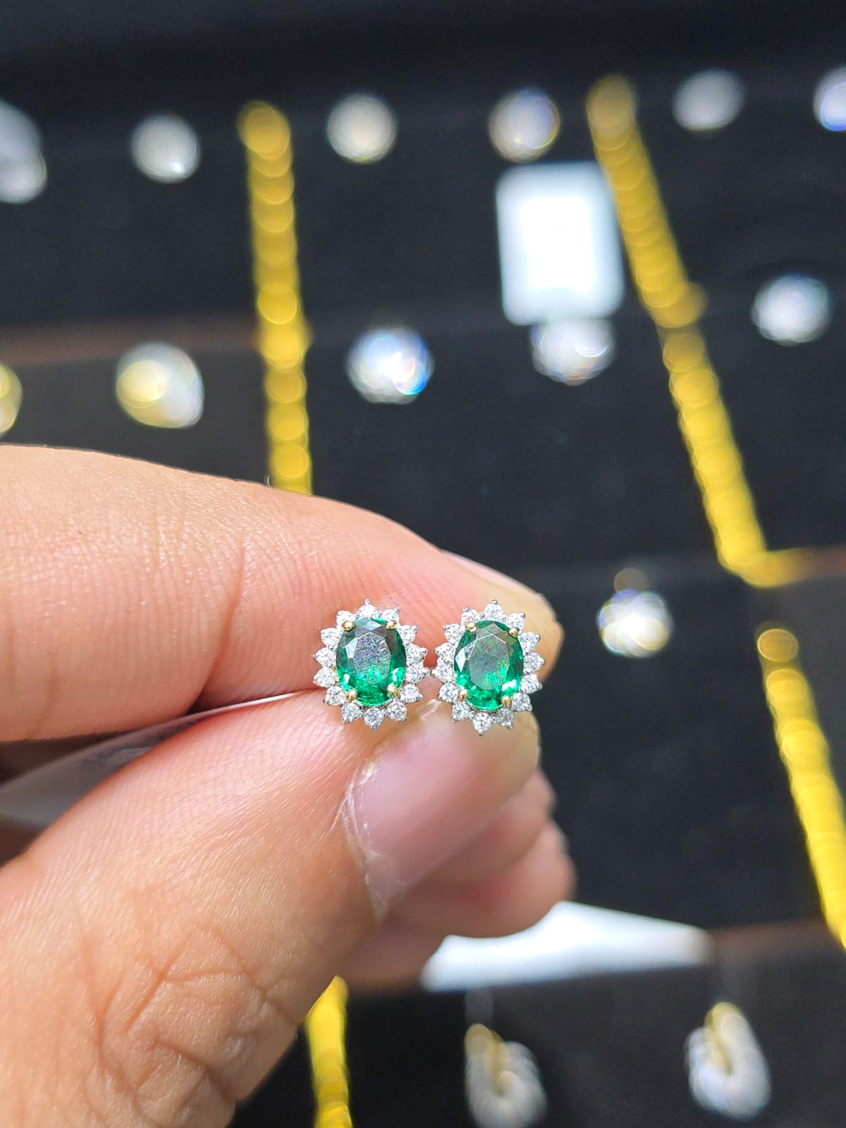 DIAMOND EARRING
