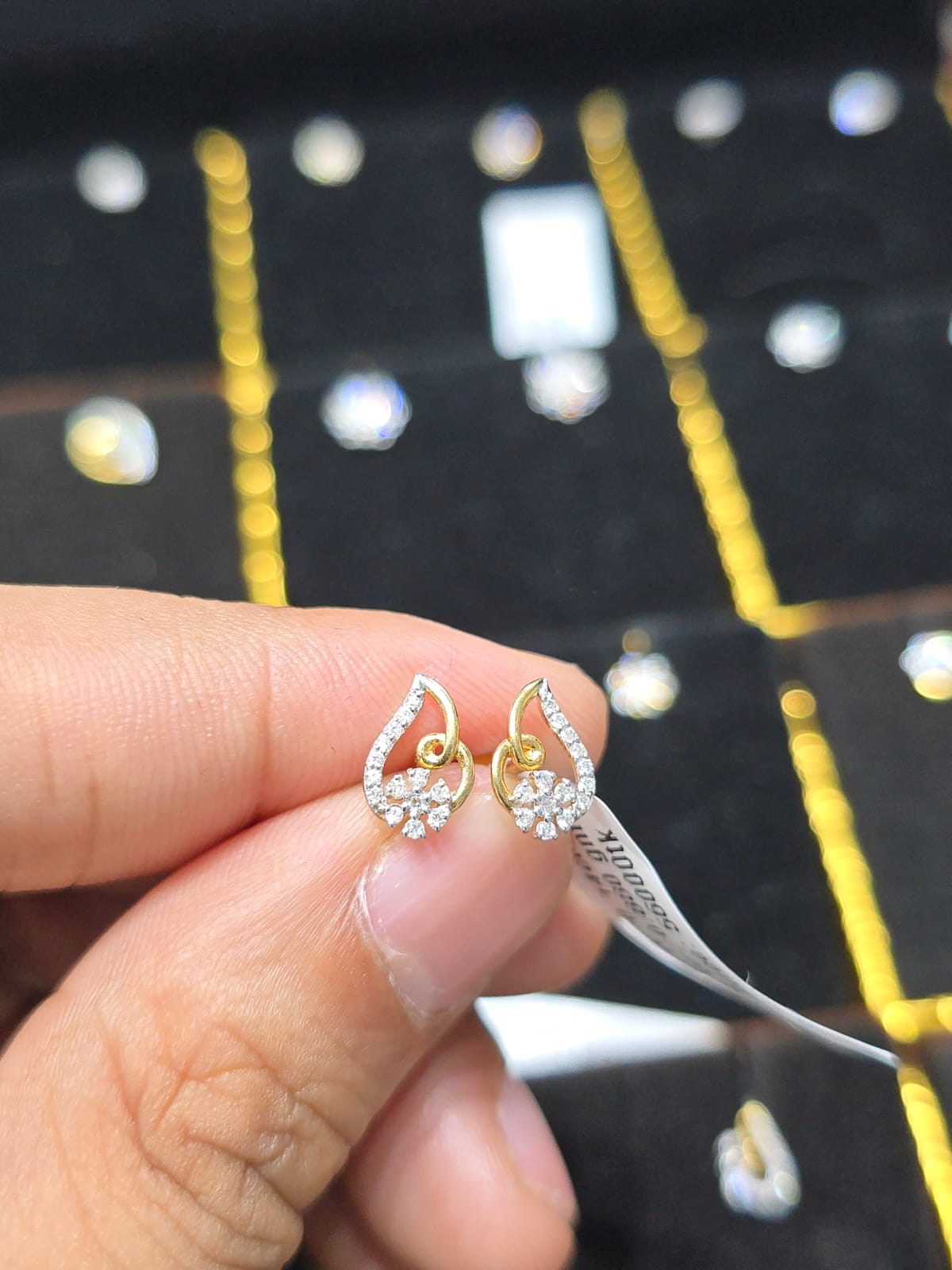 DIAMOND EARRING