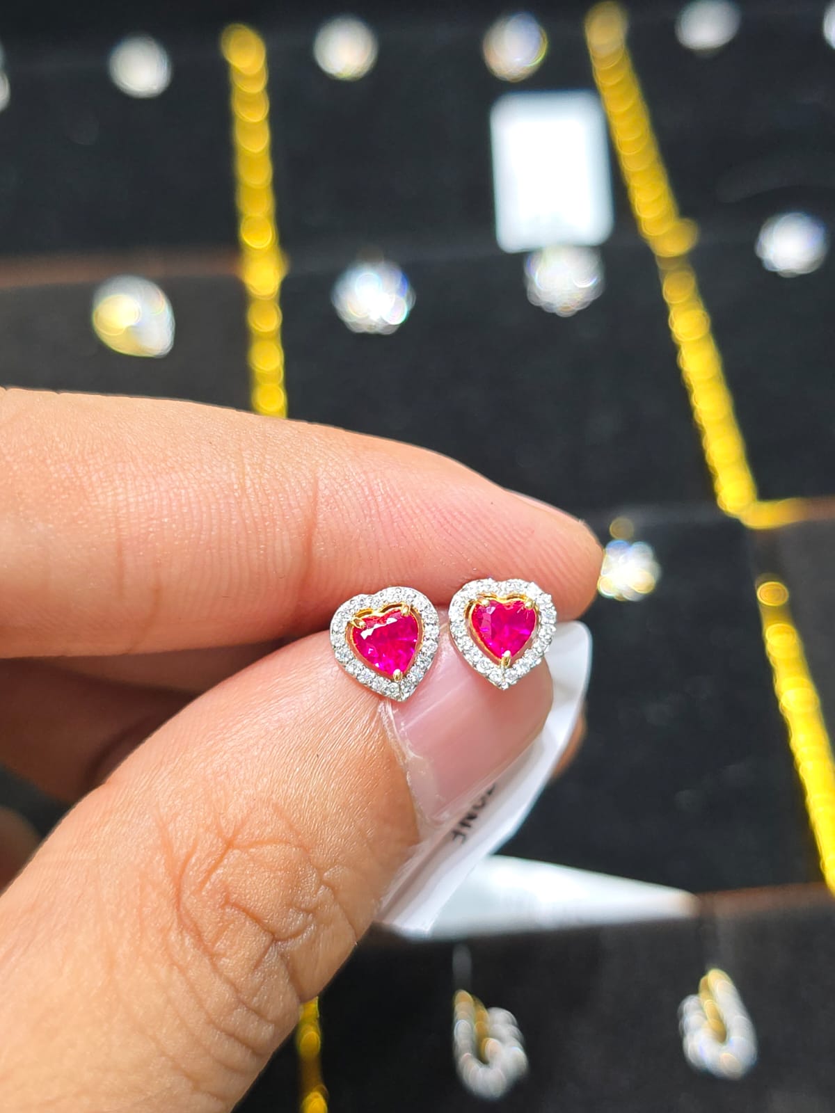DIAMOND EARRING
