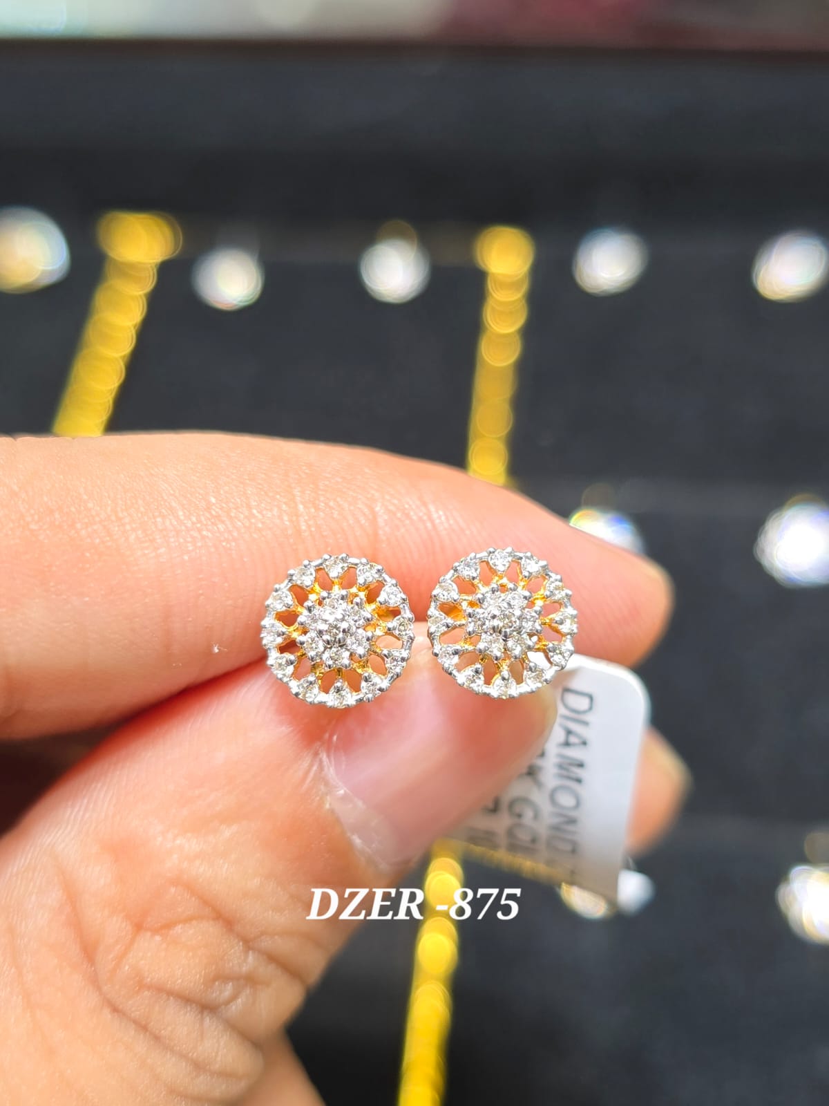 DIAMOND EARRING